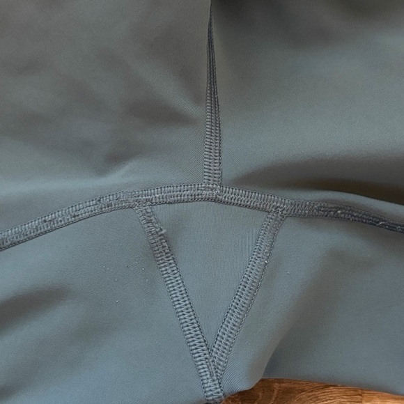 Lululemon Train Times 7/8 Pant 25" in Sea Steel Leggings Size 10 - Picture 9 of 12